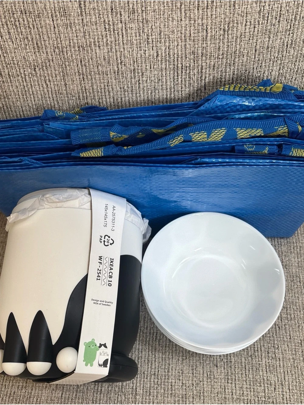 15 pc lot: 1 IKEA GREJSIMOJS storage CAT decor, 5 bags & 5 polka dot bowls NEW - Picture 10 of 16